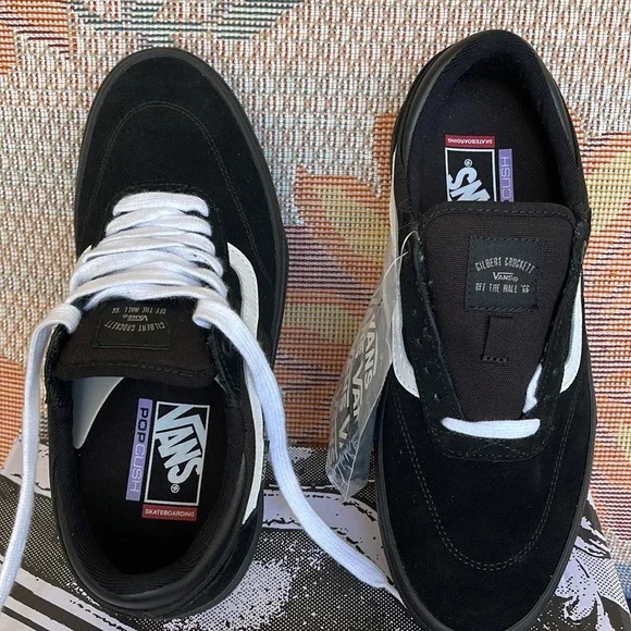 Vans WMNS Gilbert Crockett
Blackout
VN0A5JIF10J
Sneakers - Picture 13 of 16